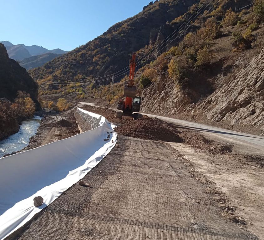 Ayvalık-Beytüşşebap Yol Çalışması